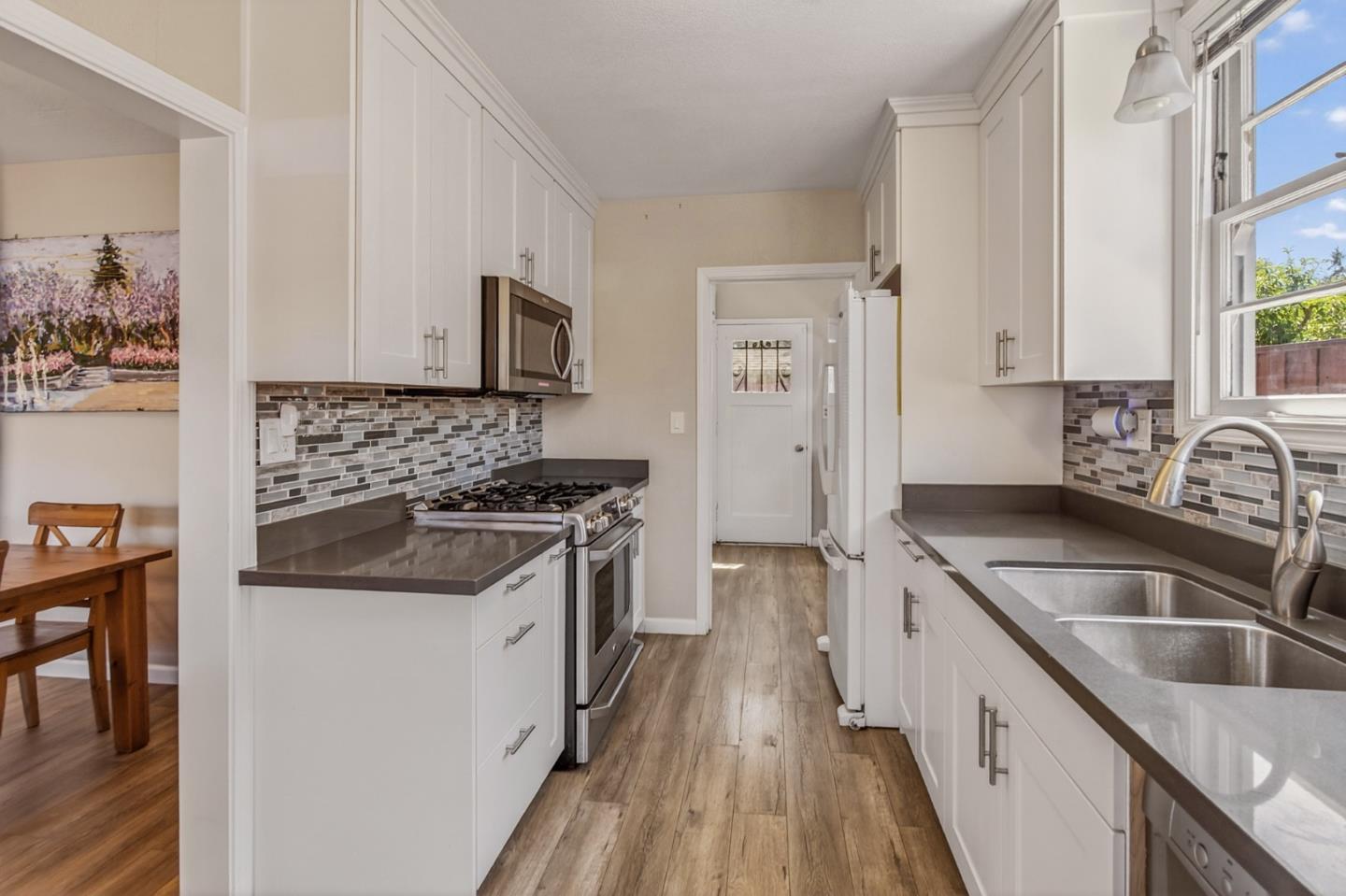 Detail Gallery Image 8 of 22 For 234 E Hedding St, San Jose,  CA 95112 - 3 Beds | 2 Baths