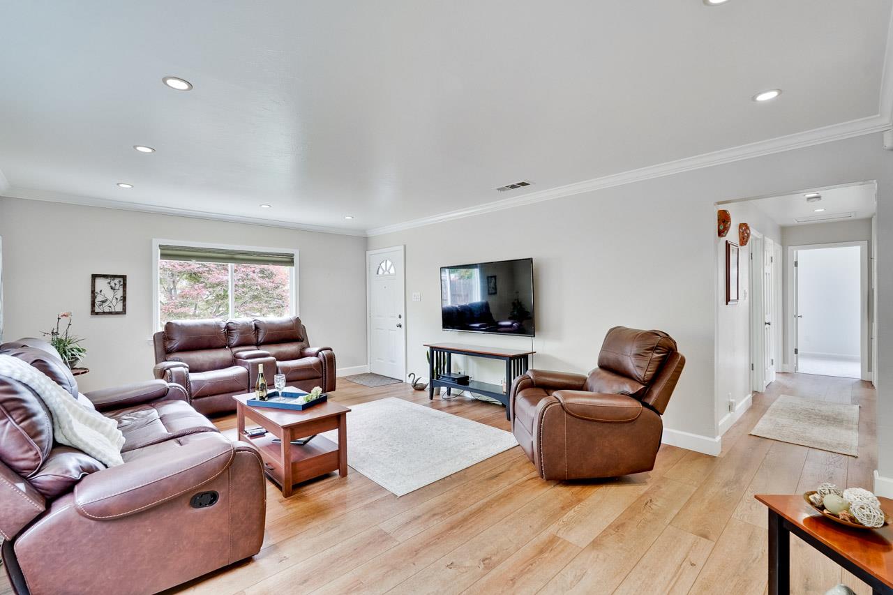 Detail Gallery Image 4 of 27 For 3139 Arroba Way, San Jose,  CA 95118 - 4 Beds | 1 Baths