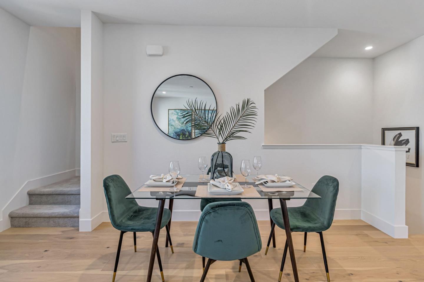 Detail Gallery Image 12 of 28 For 1125 Esther Ct, Palo Alto,  CA 94303 - 3 Beds | 3 Baths