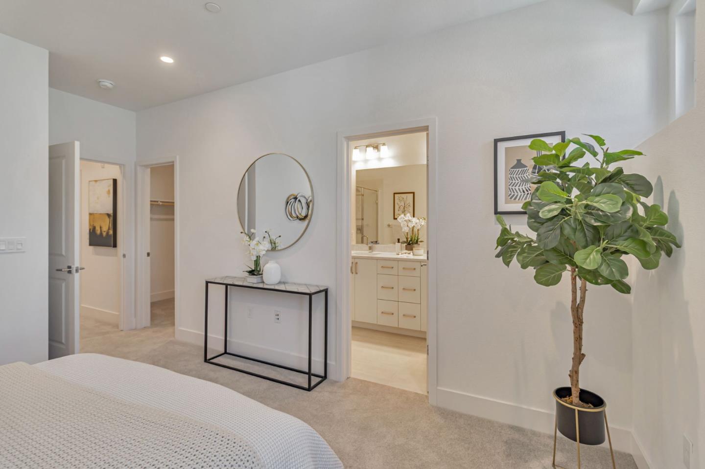 Detail Gallery Image 16 of 28 For 1125 Esther Ct, Palo Alto,  CA 94303 - 3 Beds | 3 Baths