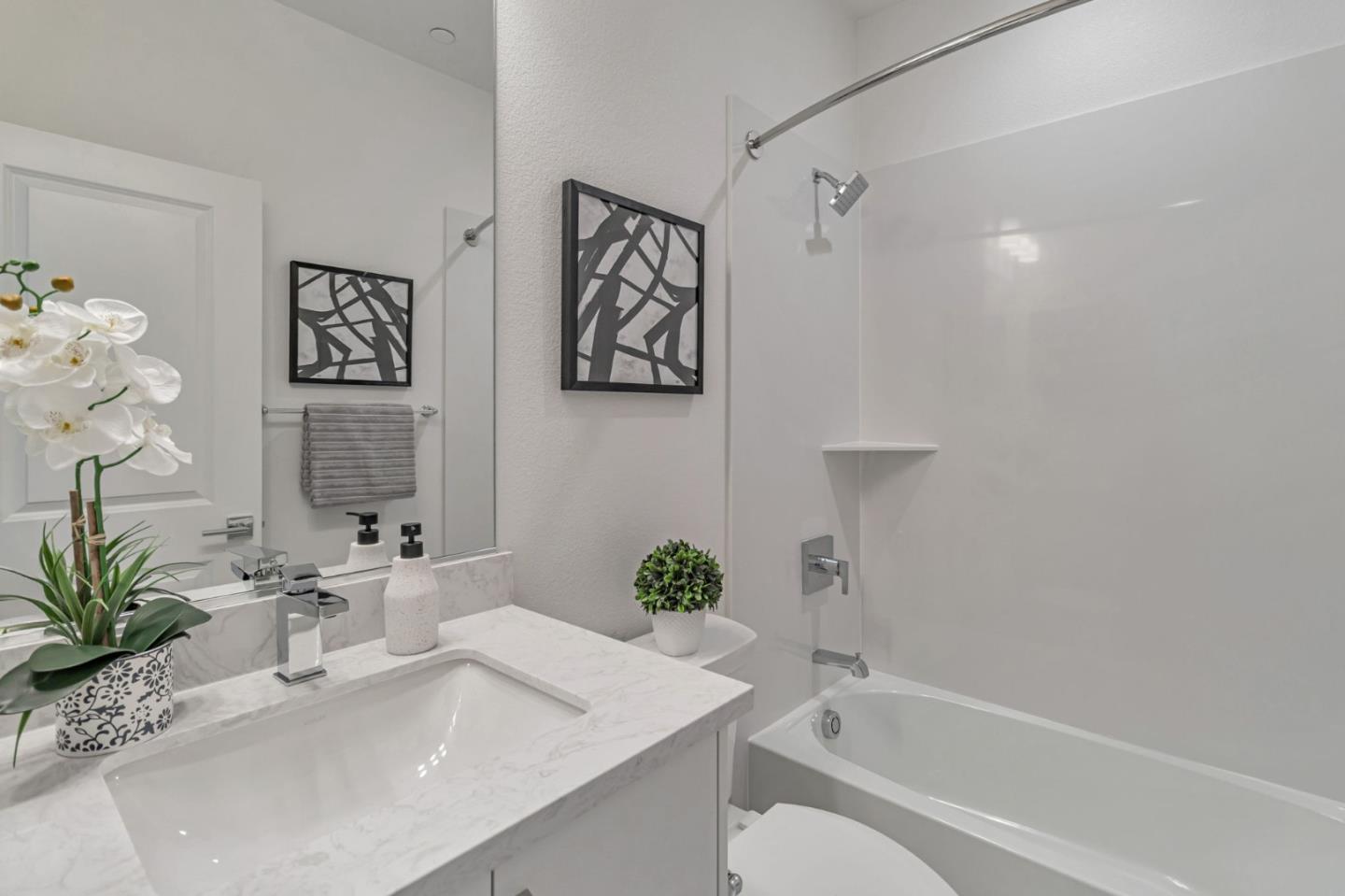 Detail Gallery Image 23 of 28 For 1125 Esther Ct, Palo Alto,  CA 94303 - 3 Beds | 3 Baths