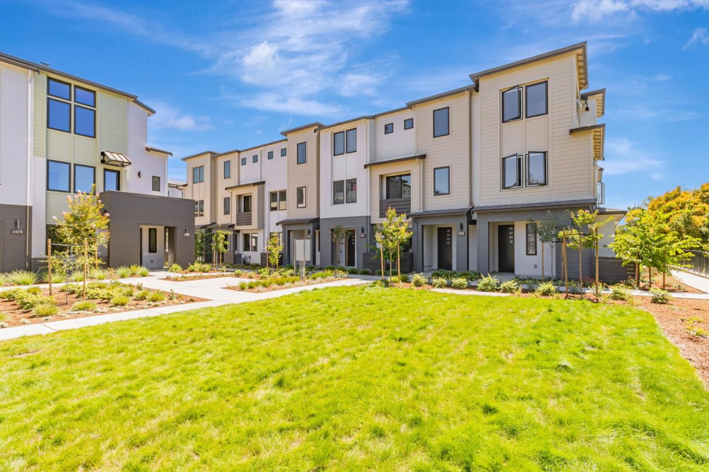 Detail Gallery Image 24 of 28 For 1125 Esther Ct, Palo Alto,  CA 94303 - 3 Beds | 3 Baths