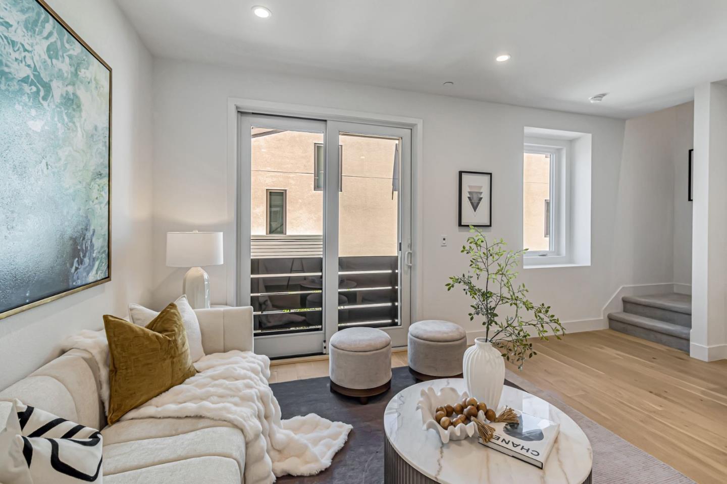 Detail Gallery Image 3 of 28 For 1125 Esther Ct, Palo Alto,  CA 94303 - 3 Beds | 3 Baths