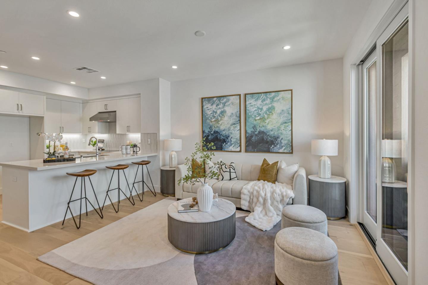 Detail Gallery Image 4 of 28 For 1125 Esther Ct, Palo Alto,  CA 94303 - 3 Beds | 3 Baths