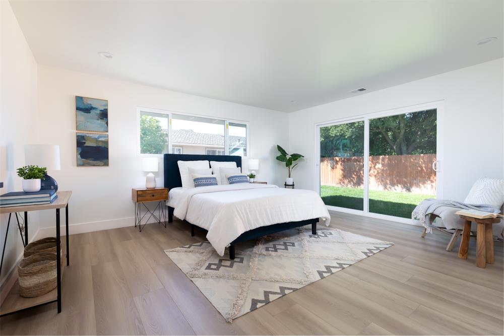 Detail Gallery Image 12 of 35 For 20090 Portola Dr, Salinas,  CA 93908 - 3 Beds | 3 Baths