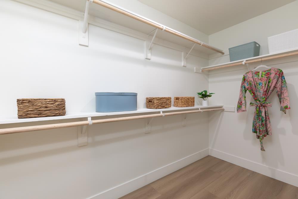 Detail Gallery Image 14 of 35 For 20090 Portola Dr, Salinas,  CA 93908 - 3 Beds | 3 Baths