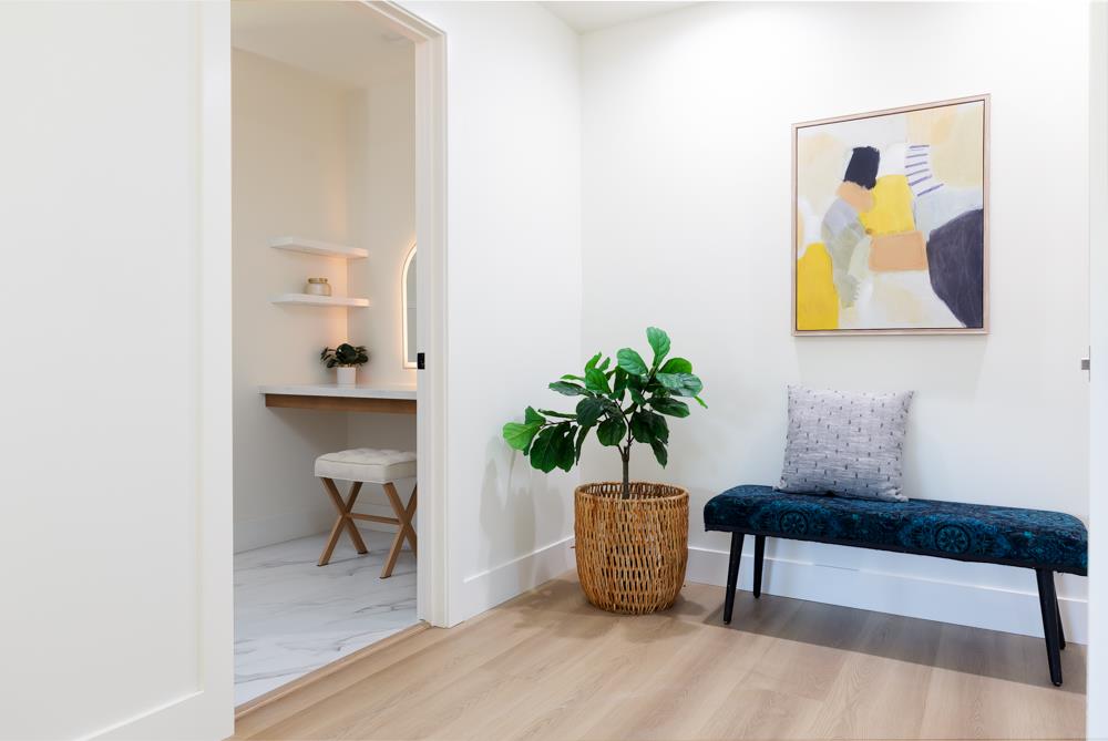 Detail Gallery Image 15 of 35 For 20090 Portola Dr, Salinas,  CA 93908 - 3 Beds | 3 Baths