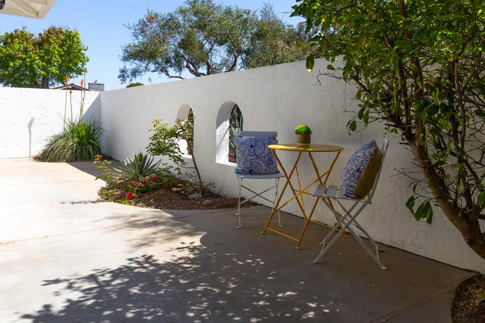 Detail Gallery Image 31 of 35 For 20090 Portola Dr, Salinas,  CA 93908 - 3 Beds | 3 Baths