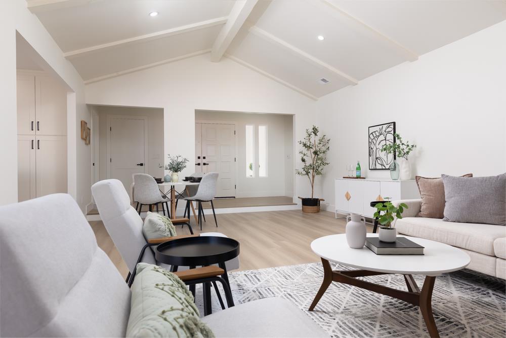 Detail Gallery Image 4 of 35 For 20090 Portola Dr, Salinas,  CA 93908 - 3 Beds | 3 Baths