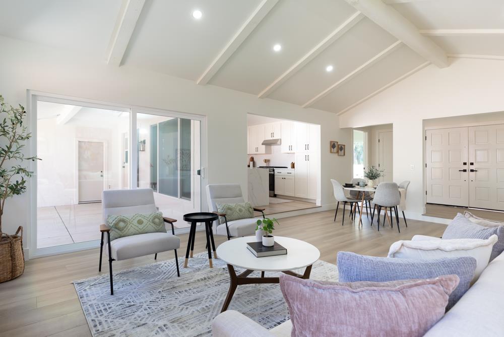 Detail Gallery Image 5 of 35 For 20090 Portola Dr, Salinas,  CA 93908 - 3 Beds | 3 Baths