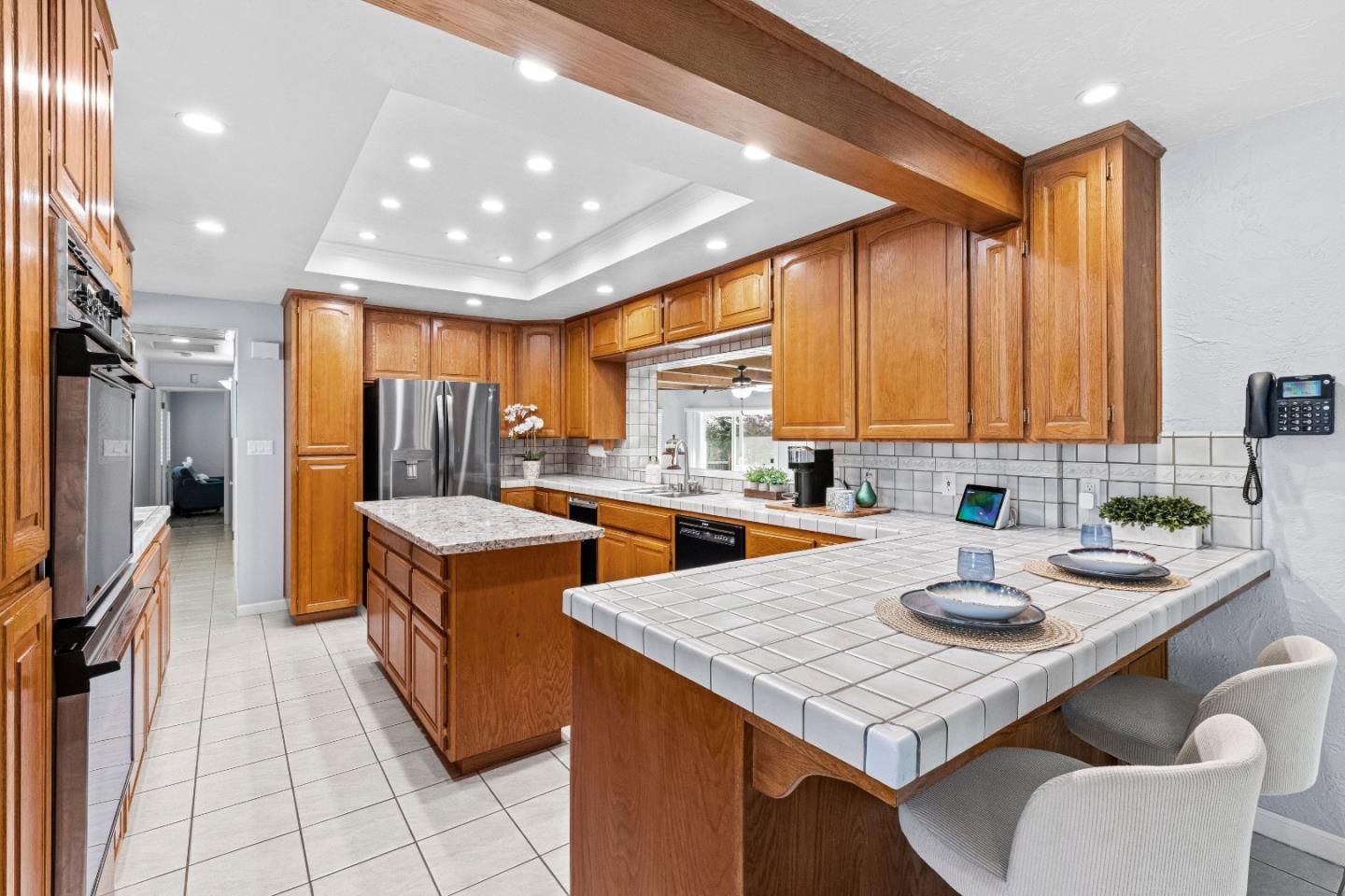 Detail Gallery Image 13 of 73 For 408 La Sierra Way, Gilroy,  CA 95020 - 3 Beds | 3 Baths