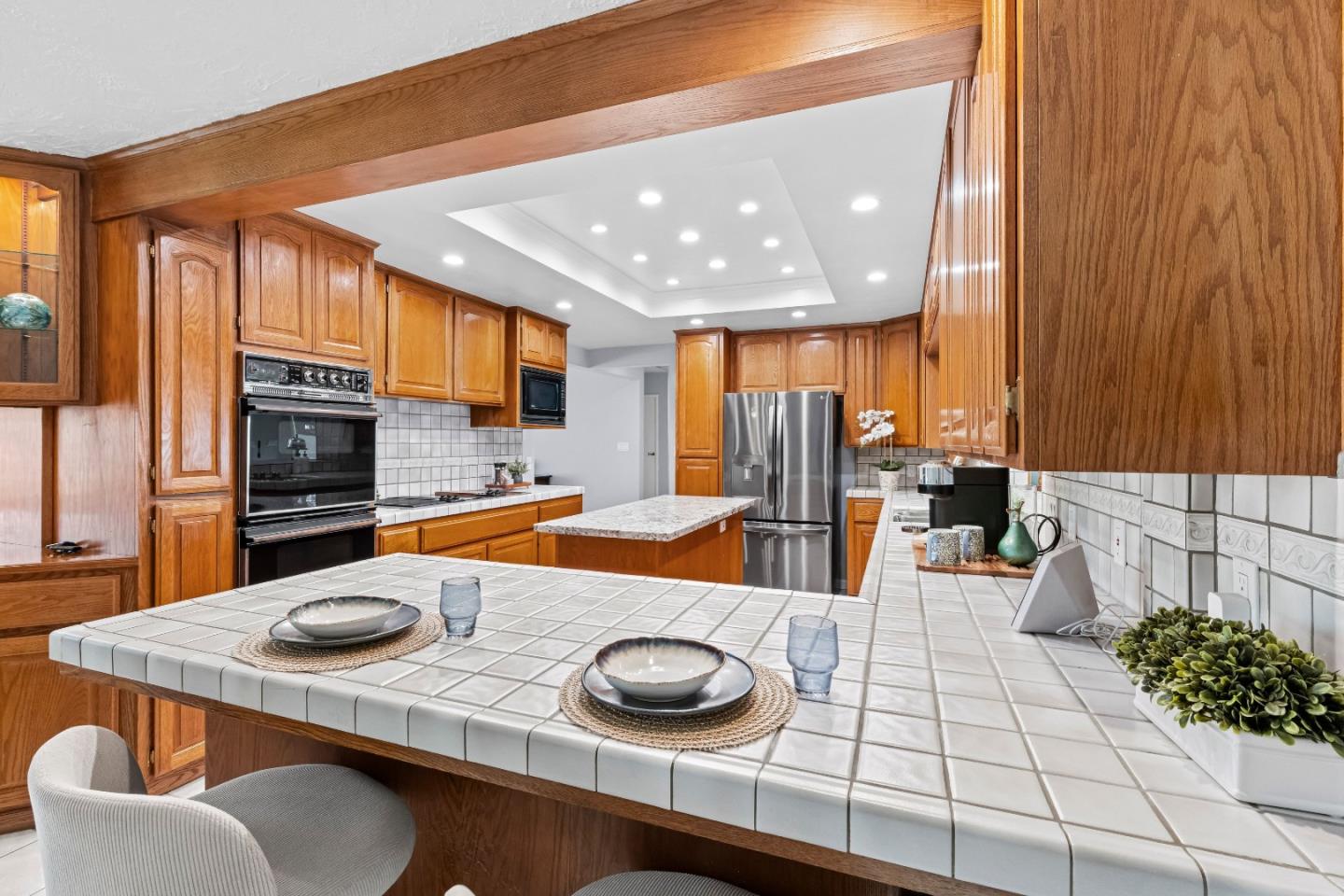 Detail Gallery Image 14 of 73 For 408 La Sierra Way, Gilroy,  CA 95020 - 3 Beds | 3 Baths