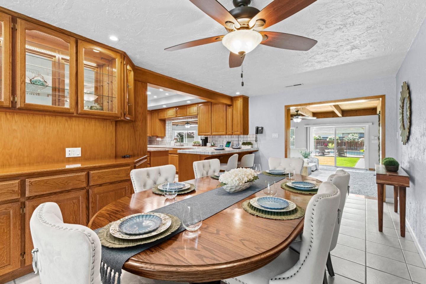 Detail Gallery Image 17 of 73 For 408 La Sierra Way, Gilroy,  CA 95020 - 3 Beds | 3 Baths