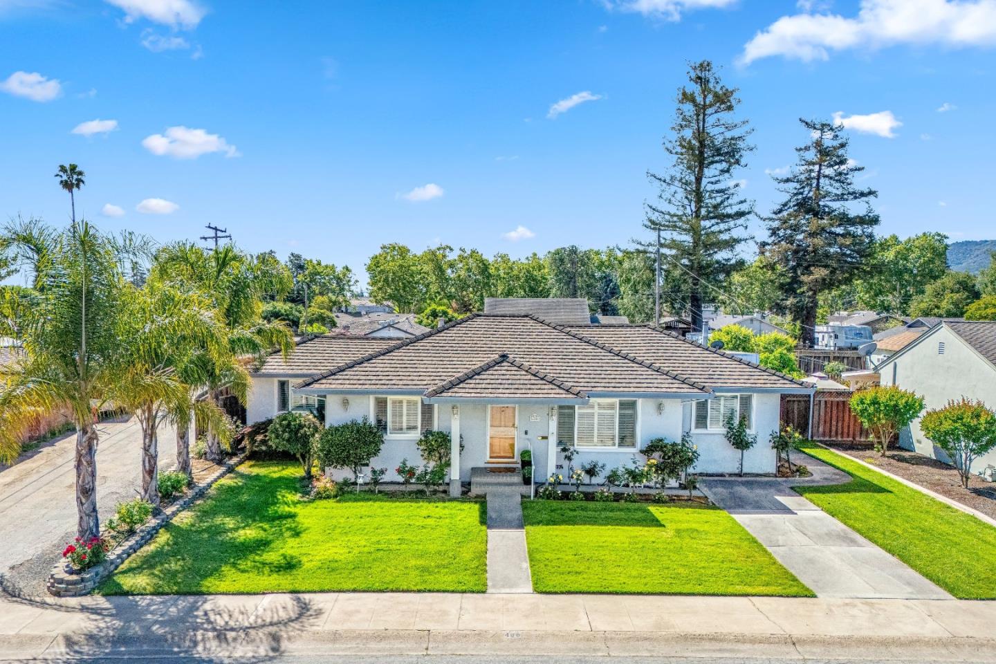 Detail Gallery Image 4 of 73 For 408 La Sierra Way, Gilroy,  CA 95020 - 3 Beds | 3 Baths