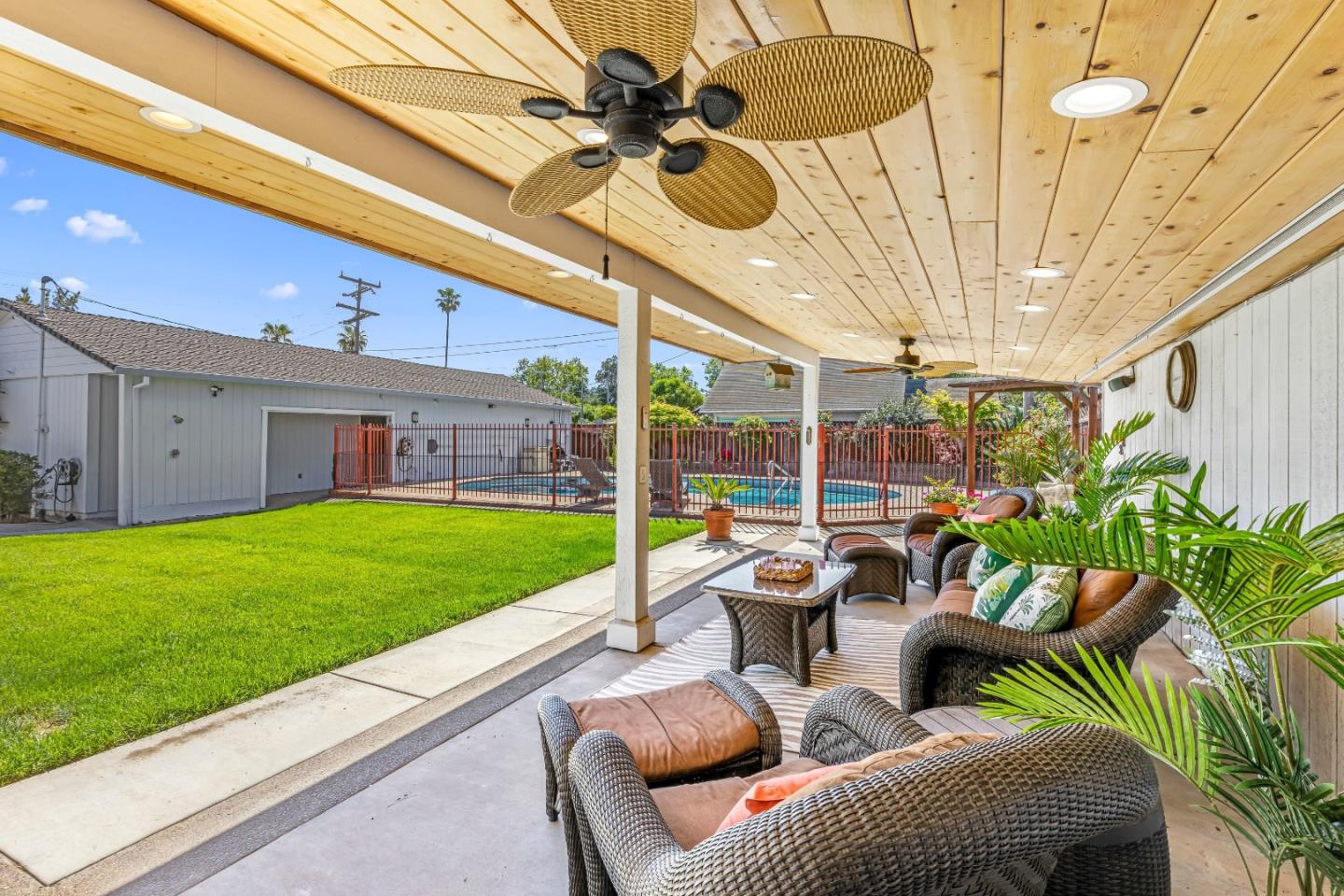 Detail Gallery Image 44 of 73 For 408 La Sierra Way, Gilroy,  CA 95020 - 3 Beds | 3 Baths