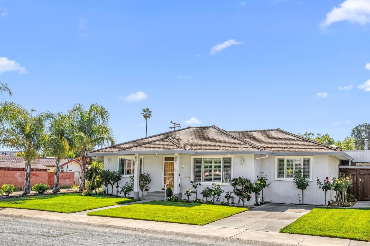 Detail Gallery Image 5 of 73 For 408 La Sierra Way, Gilroy,  CA 95020 - 3 Beds | 3 Baths