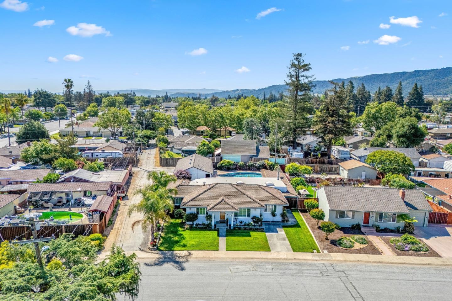 Detail Gallery Image 67 of 73 For 408 La Sierra Way, Gilroy,  CA 95020 - 3 Beds | 3 Baths