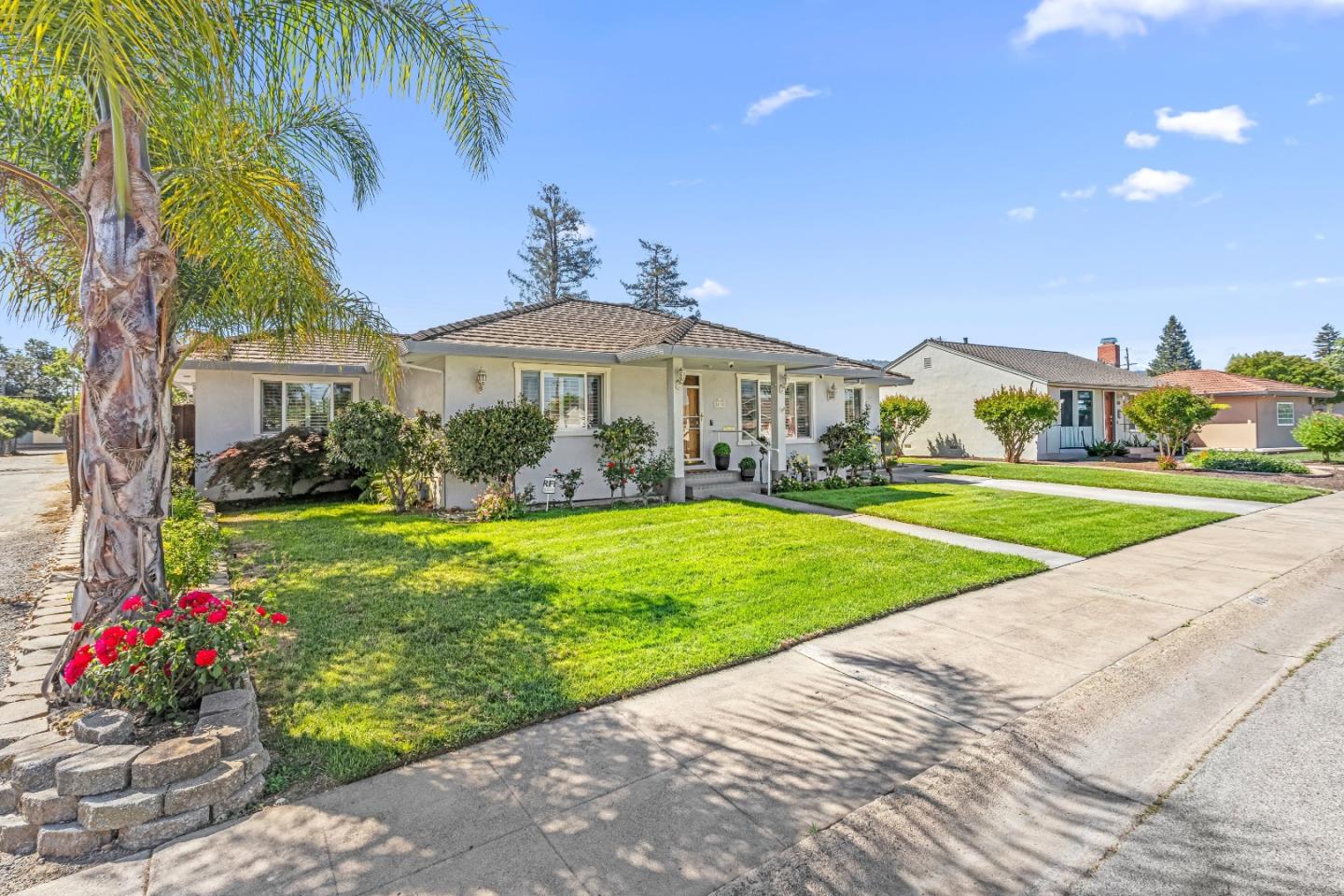 Detail Gallery Image 7 of 73 For 408 La Sierra Way, Gilroy,  CA 95020 - 3 Beds | 3 Baths
