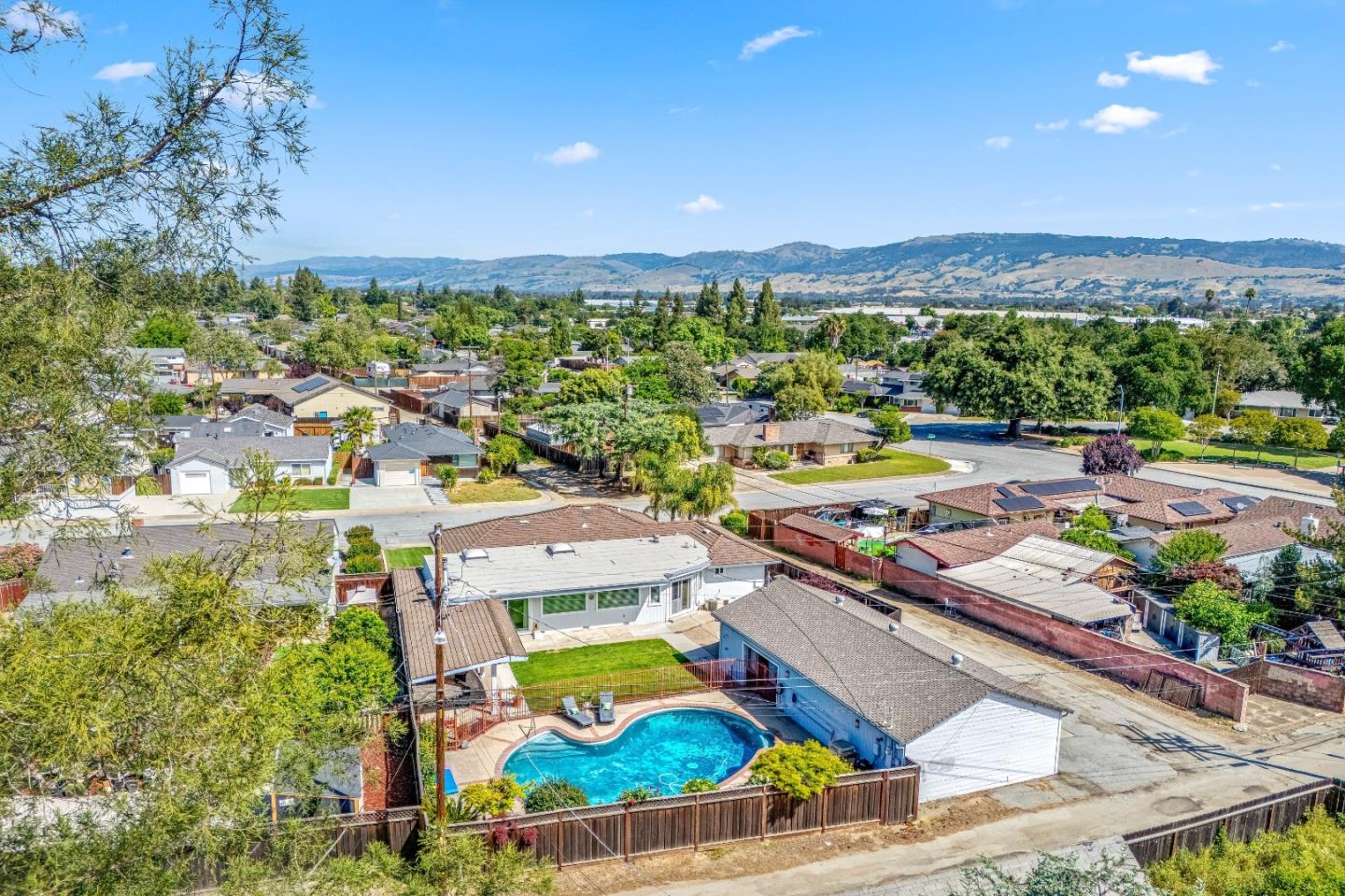 Detail Gallery Image 71 of 73 For 408 La Sierra Way, Gilroy,  CA 95020 - 3 Beds | 3 Baths