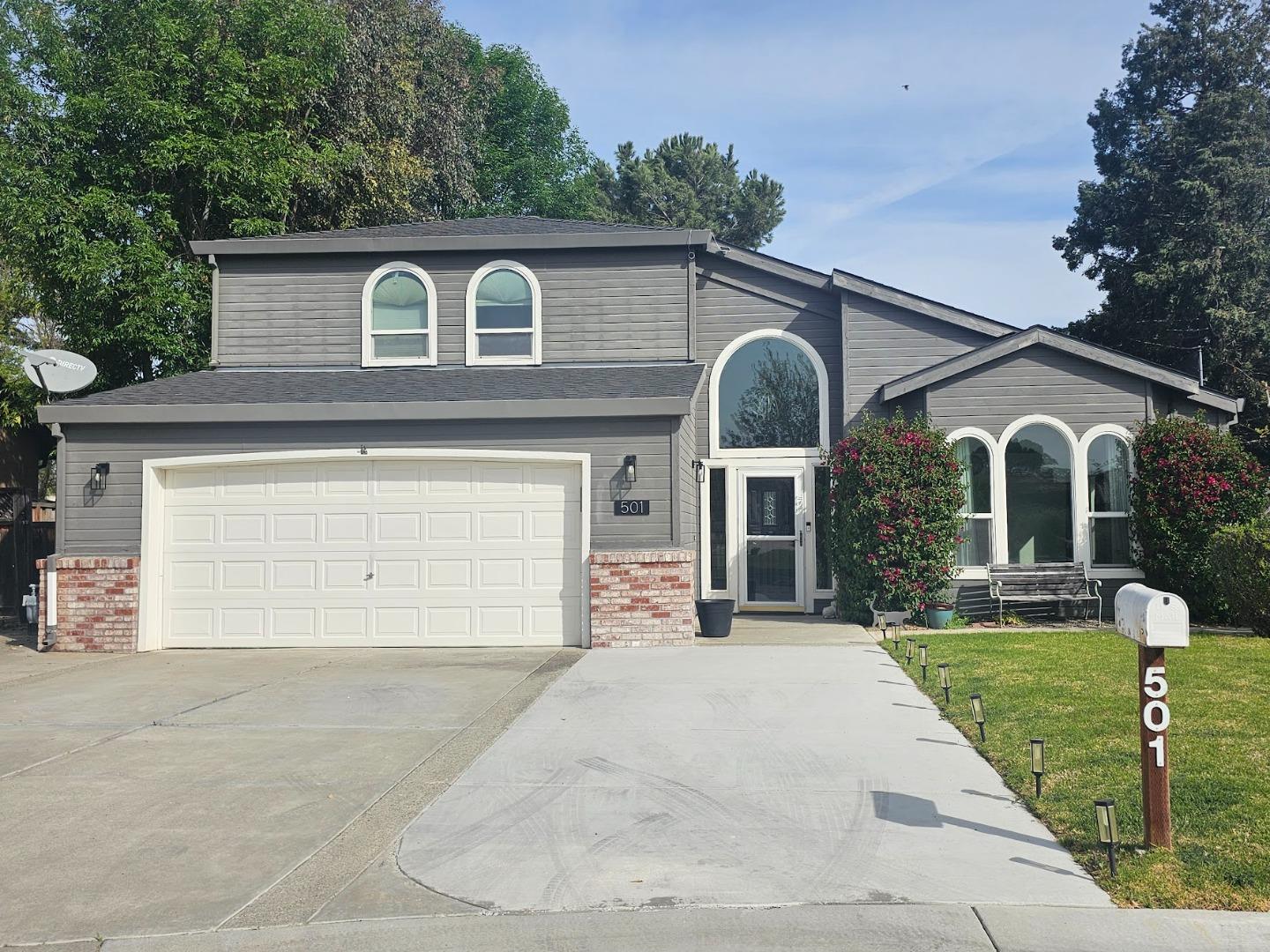 Front Image Thumbnail for ML82041646