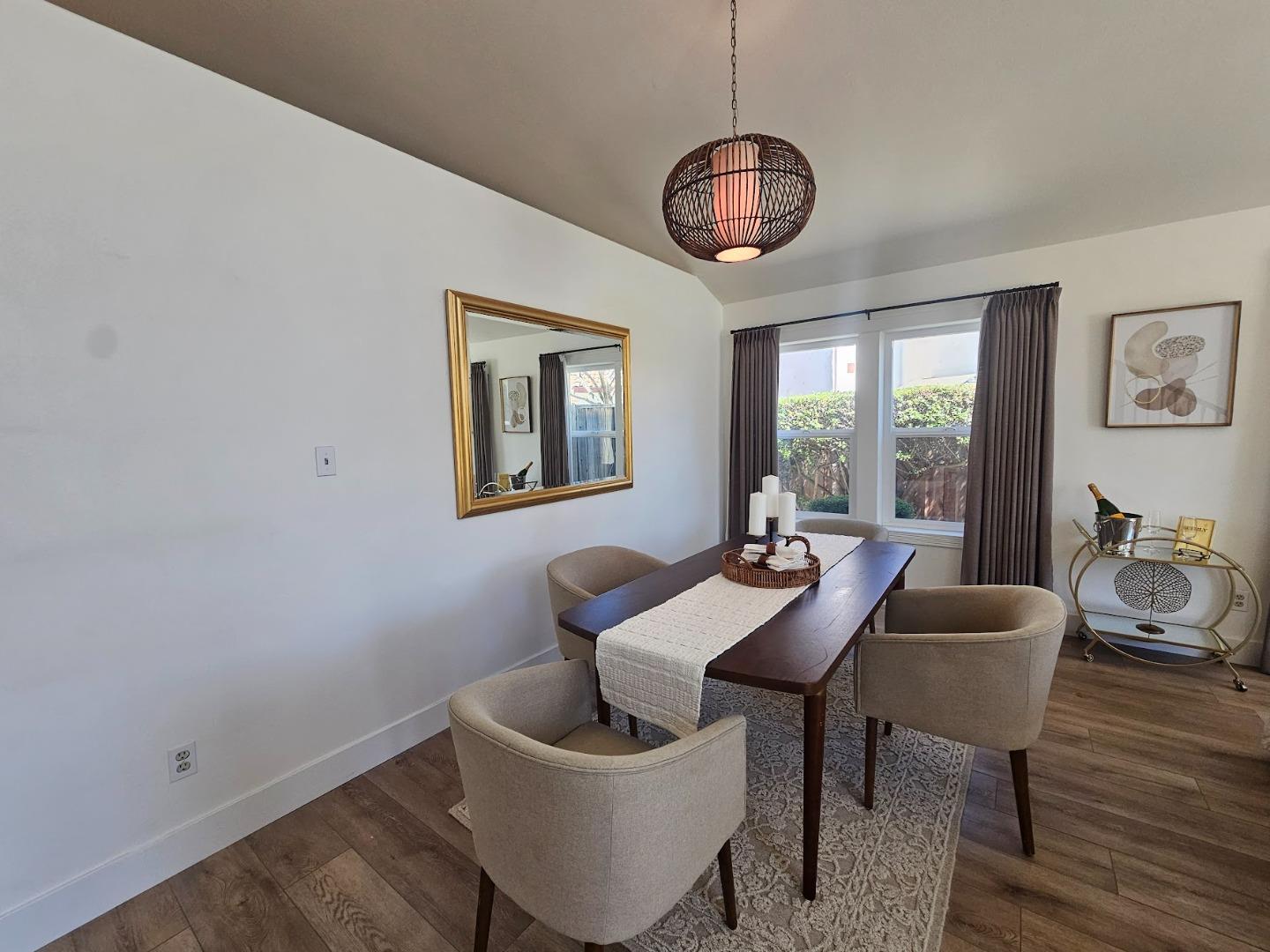 Detail Gallery Image 11 of 65 For 501 Bobbys Ln, Hollister,  CA 95023 - 4 Beds | 2/1 Baths