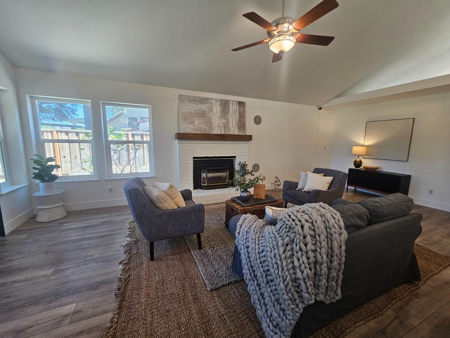 Detail Gallery Image 18 of 65 For 501 Bobbys Ln, Hollister,  CA 95023 - 4 Beds | 2/1 Baths