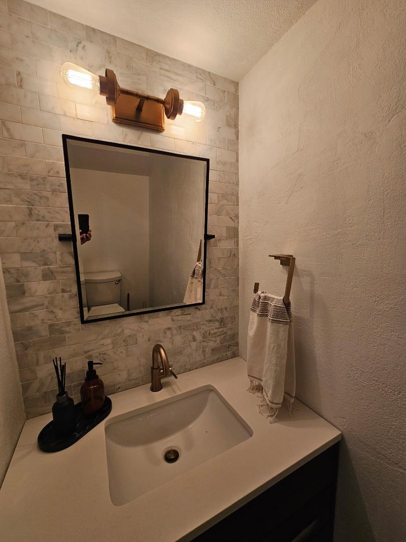 Detail Gallery Image 37 of 65 For 501 Bobbys Ln, Hollister,  CA 95023 - 4 Beds | 2/1 Baths