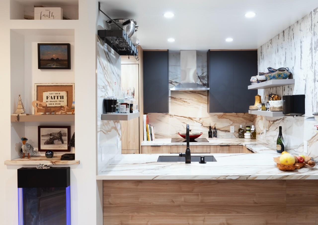 Front Image Thumbnail for ML82041647