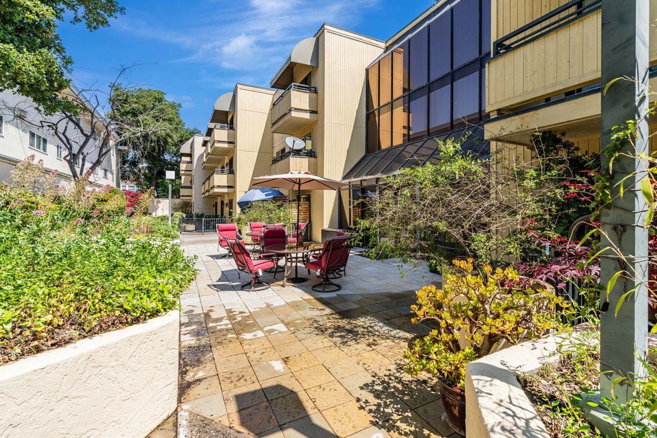 Detail Gallery Image 9 of 10 For 324 Catalpa St #111,  San Mateo,  CA 94401 - 1 Beds | 1 Baths
