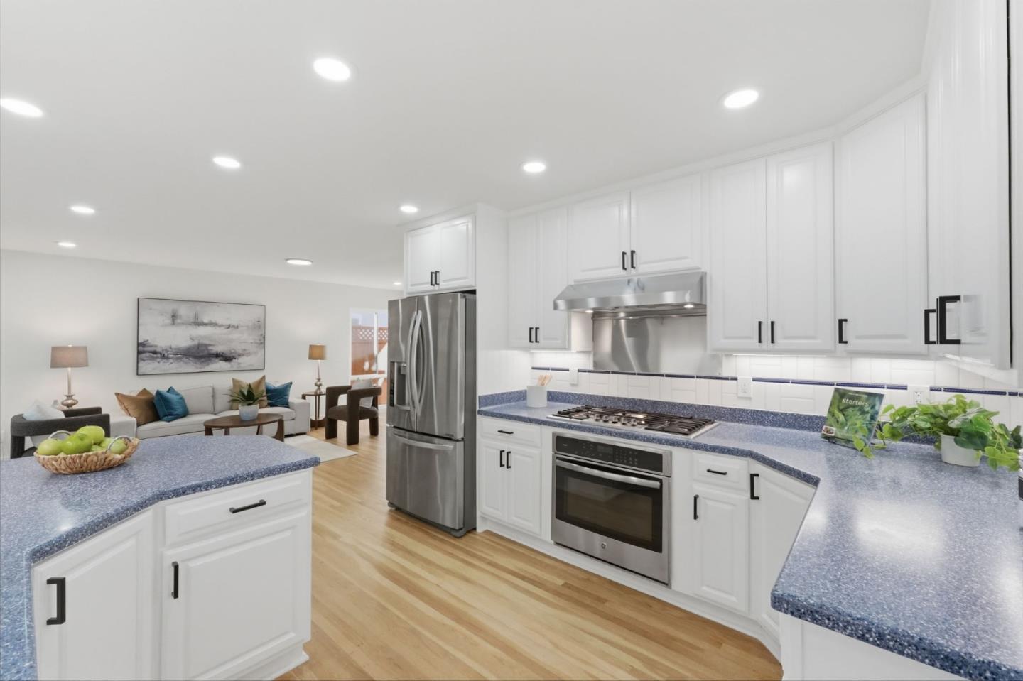 Detail Gallery Image 10 of 60 For 802 W Knickerbocker Dr, Sunnyvale,  CA 94087 - 4 Beds | 2/1 Baths