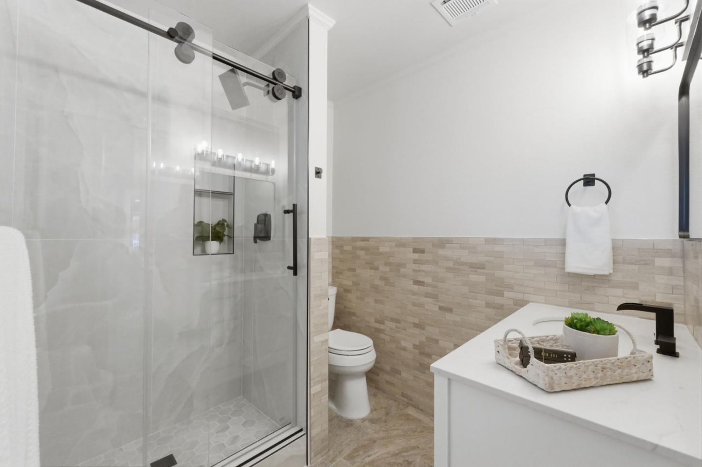 Detail Gallery Image 20 of 60 For 802 W Knickerbocker Dr, Sunnyvale,  CA 94087 - 4 Beds | 2/1 Baths