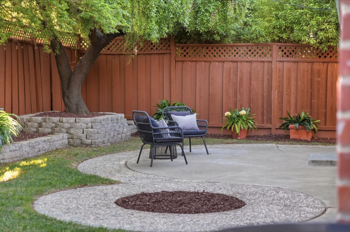 Detail Gallery Image 40 of 60 For 802 W Knickerbocker Dr, Sunnyvale,  CA 94087 - 4 Beds | 2/1 Baths