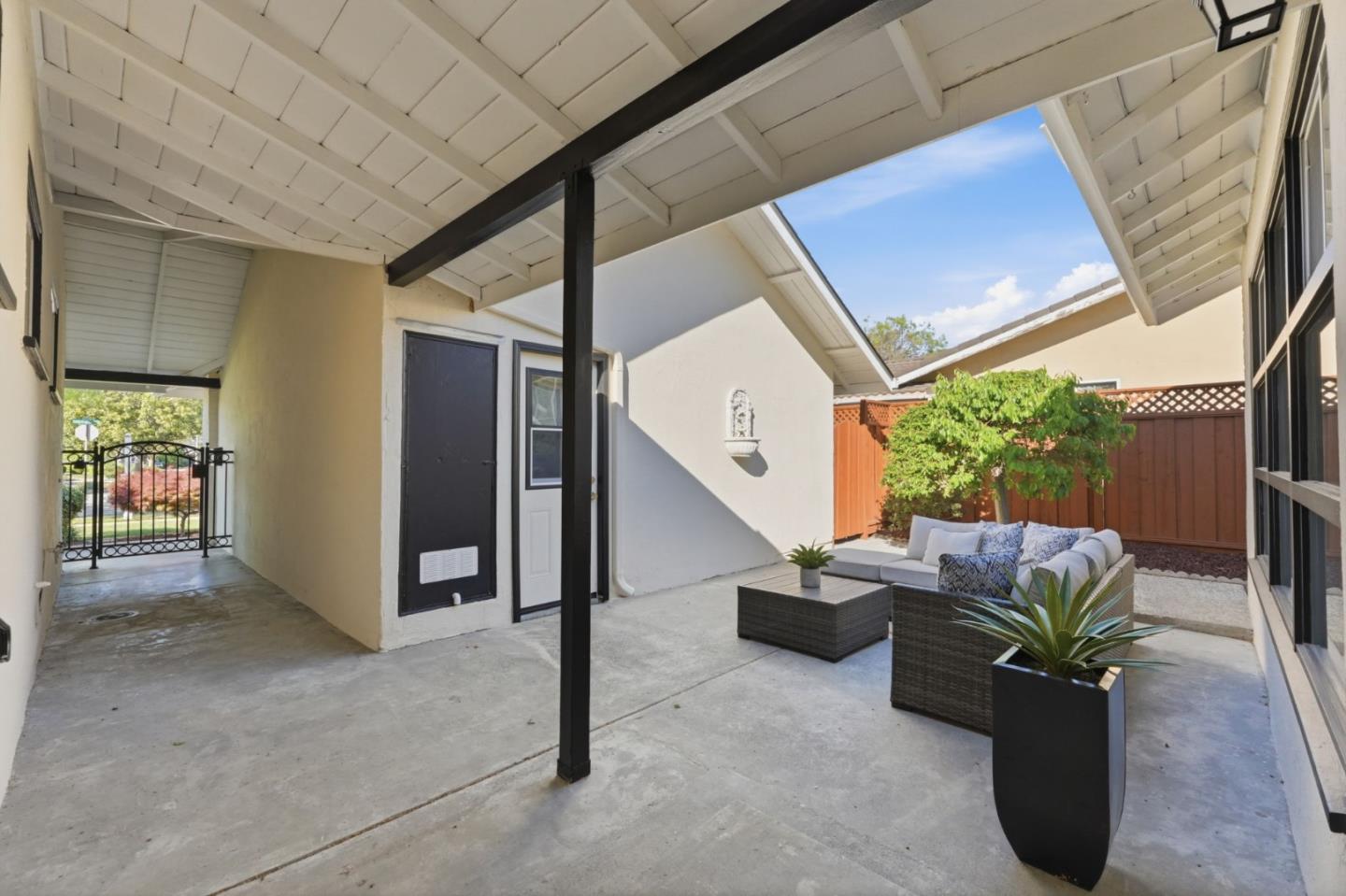 Detail Gallery Image 41 of 60 For 802 W Knickerbocker Dr, Sunnyvale,  CA 94087 - 4 Beds | 2/1 Baths