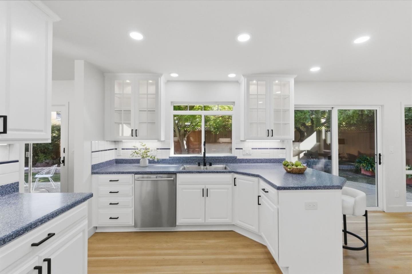 Detail Gallery Image 9 of 60 For 802 W Knickerbocker Dr, Sunnyvale,  CA 94087 - 4 Beds | 2/1 Baths