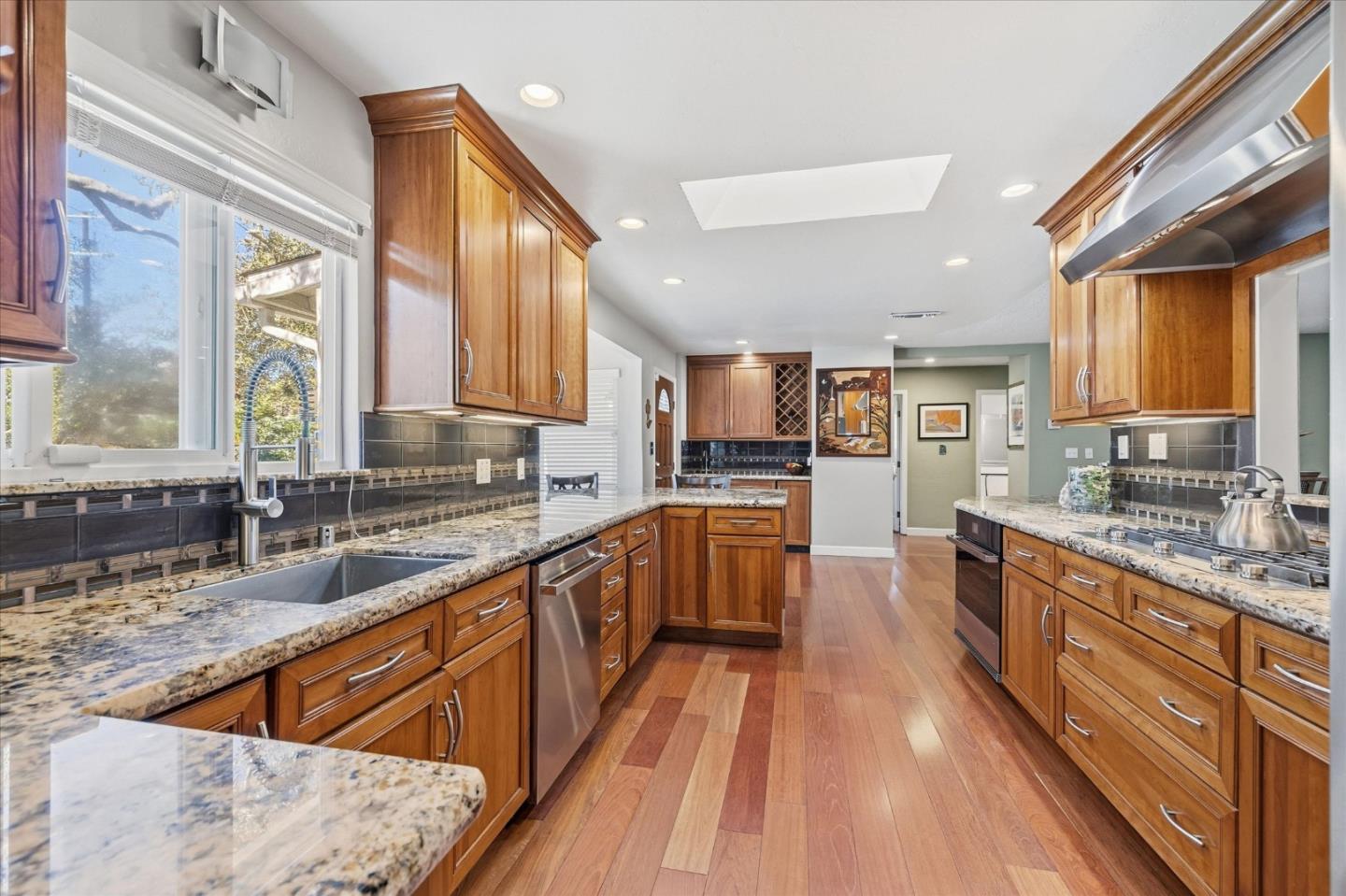 Detail Gallery Image 12 of 27 For 224 Sierra Vista Ct, Aptos,  CA 95003 - 3 Beds | 2 Baths