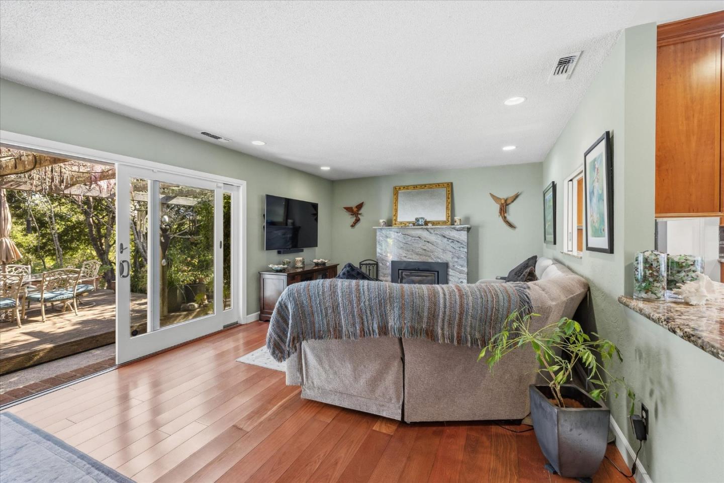 Detail Gallery Image 6 of 27 For 224 Sierra Vista Ct, Aptos,  CA 95003 - 3 Beds | 2 Baths