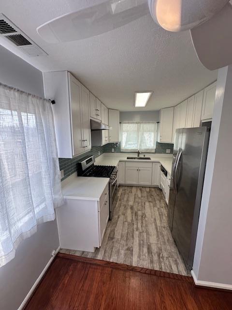 Detail Gallery Image 3 of 10 For 23 Birch, Redwood City,  CA 94062 - 1 Beds | 1 Baths