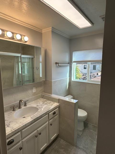 Detail Gallery Image 6 of 10 For 23 Birch, Redwood City,  CA 94062 - 1 Beds | 1 Baths