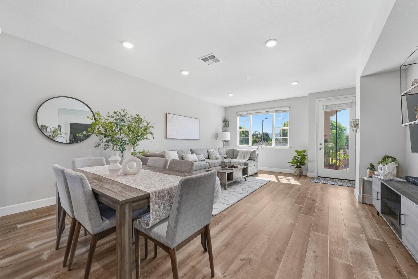 Detail Gallery Image 15 of 54 For 1121 Giannitsa Ter, Sunnyvale,  CA 94089 - 4 Beds | 3/1 Baths