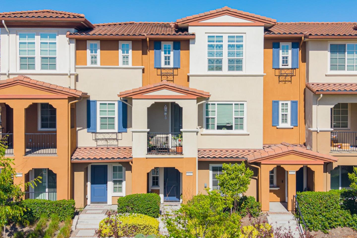 Detail Gallery Image 2 of 54 For 1121 Giannitsa Ter, Sunnyvale,  CA 94089 - 4 Beds | 3/1 Baths