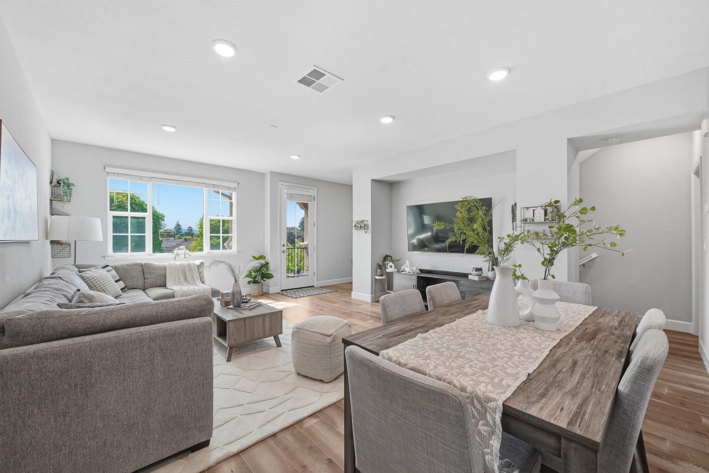 Detail Gallery Image 22 of 54 For 1121 Giannitsa Ter, Sunnyvale,  CA 94089 - 4 Beds | 3/1 Baths