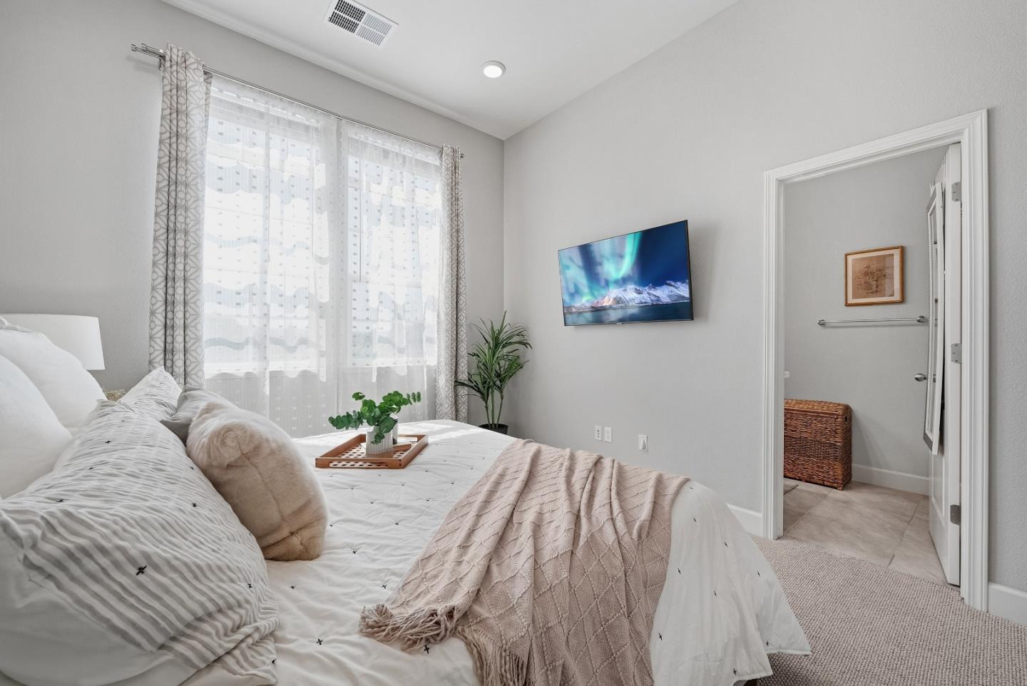 Detail Gallery Image 29 of 54 For 1121 Giannitsa Ter, Sunnyvale,  CA 94089 - 4 Beds | 3/1 Baths