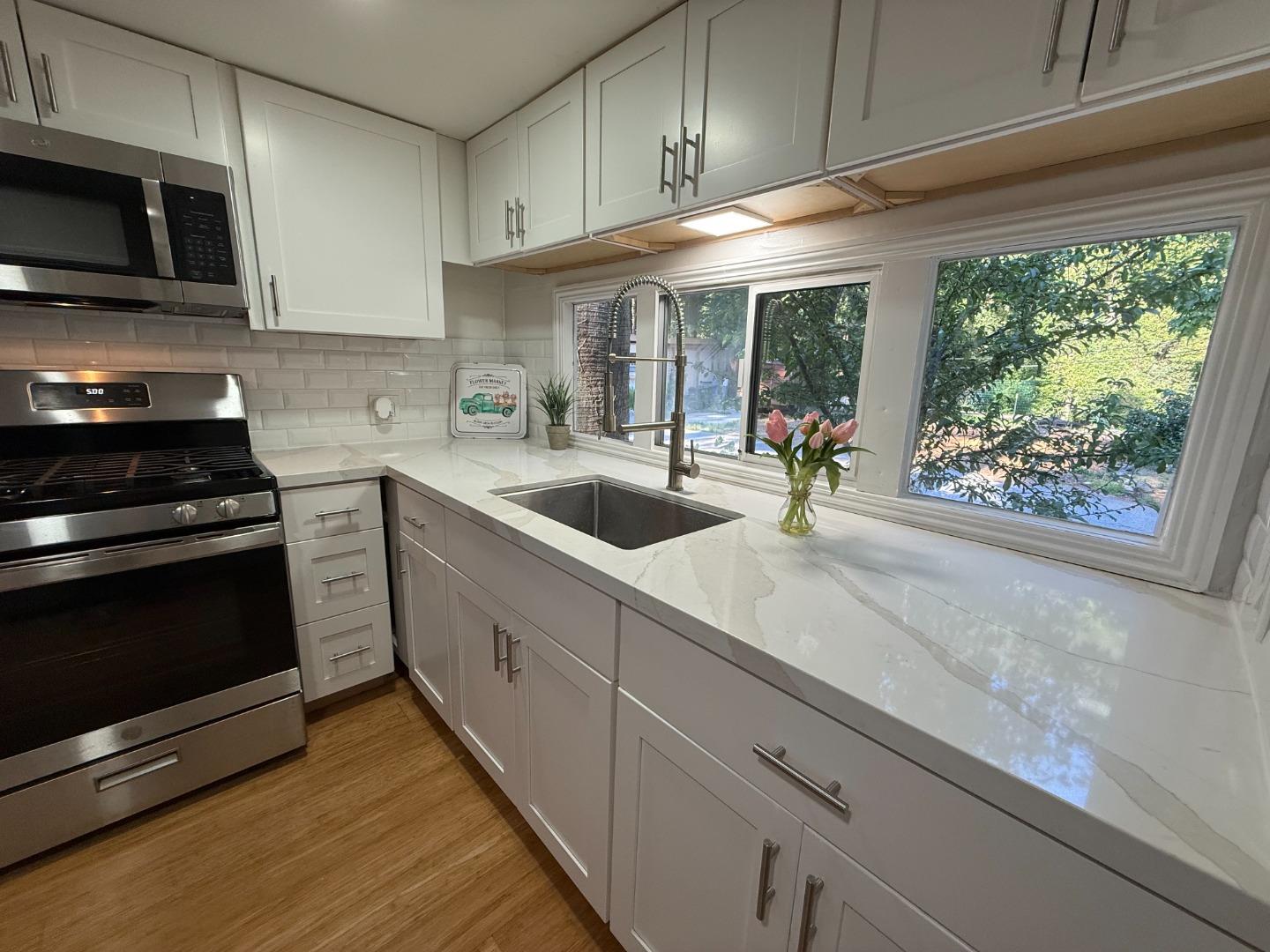 Detail Gallery Image 2 of 16 For 265 Brown Gables #10,  Ben Lomond,  CA 95005 - 2 Beds | 1 Baths