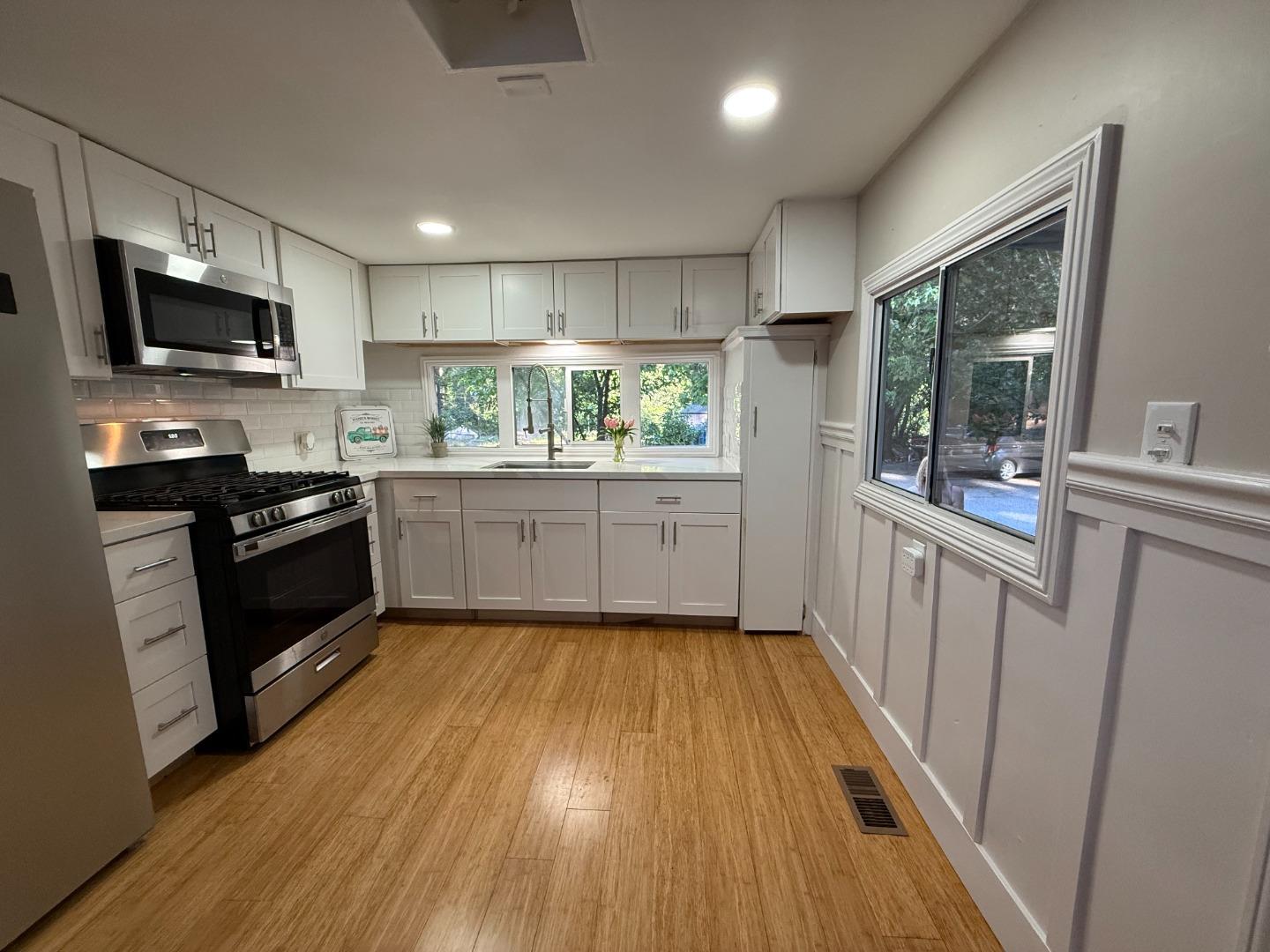 Detail Gallery Image 3 of 16 For 265 Brown Gables #10,  Ben Lomond,  CA 95005 - 2 Beds | 1 Baths