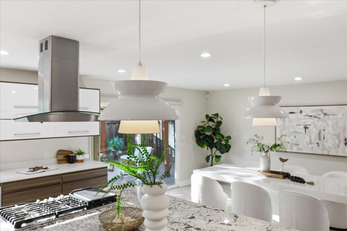 Detail Gallery Image 11 of 29 For 1547 Crespi Drive, San Jose,  CA 95129 - 3 Beds | 2 Baths