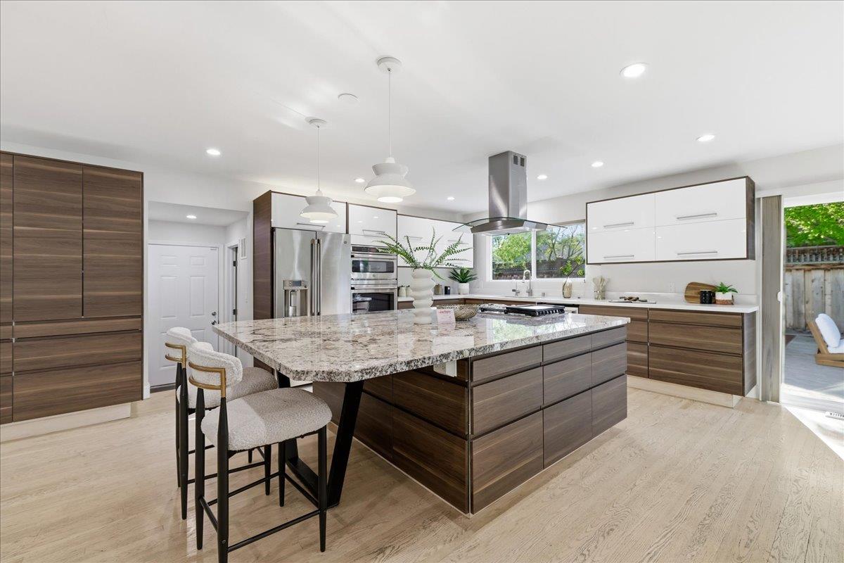 Detail Gallery Image 8 of 29 For 1547 Crespi Drive, San Jose,  CA 95129 - 3 Beds | 2 Baths