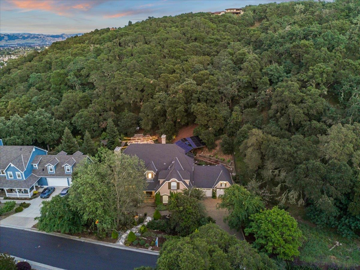 Detail Gallery Image 101 of 109 For 1880 Hollyhock Ln, Gilroy,  CA 95020 - 4 Beds | 3/1 Baths