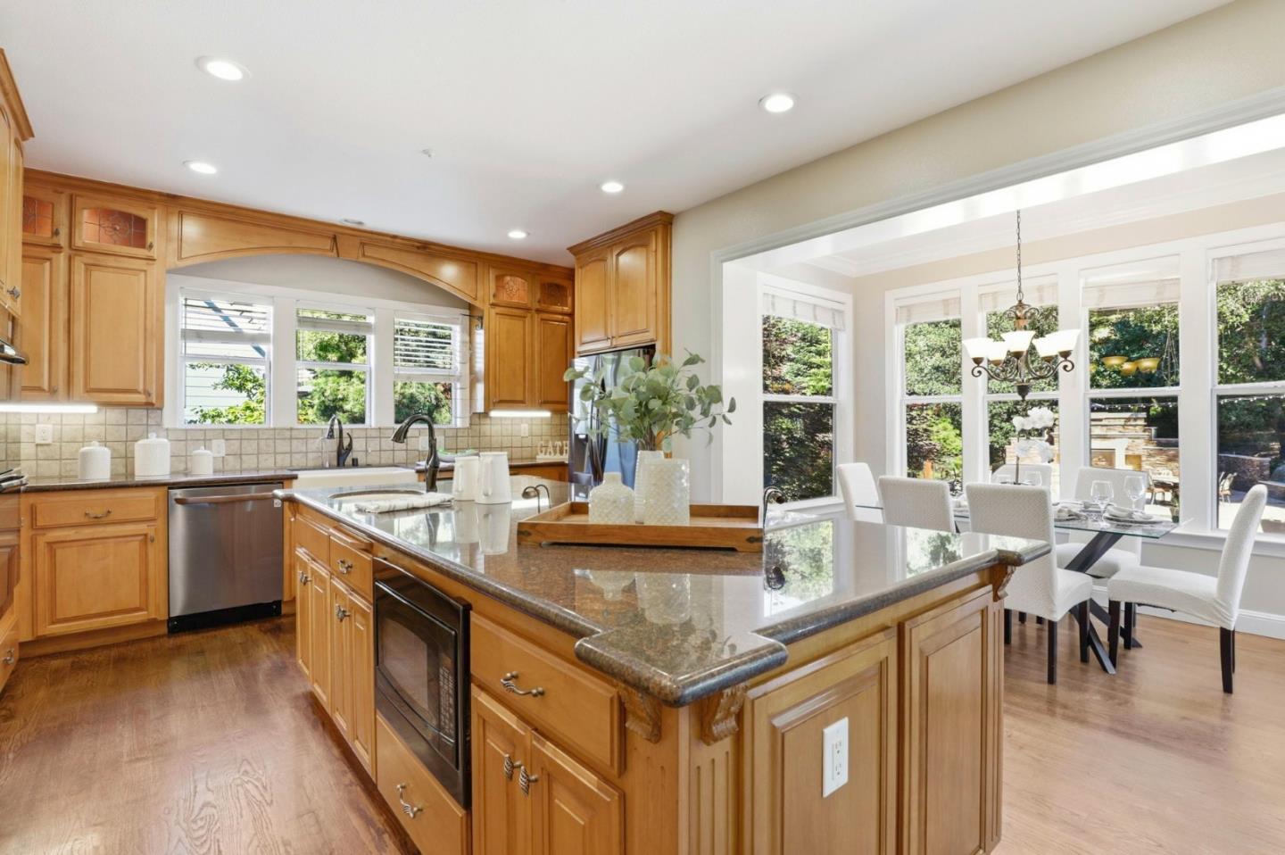 Detail Gallery Image 11 of 109 For 1880 Hollyhock Ln, Gilroy,  CA 95020 - 4 Beds | 3/1 Baths