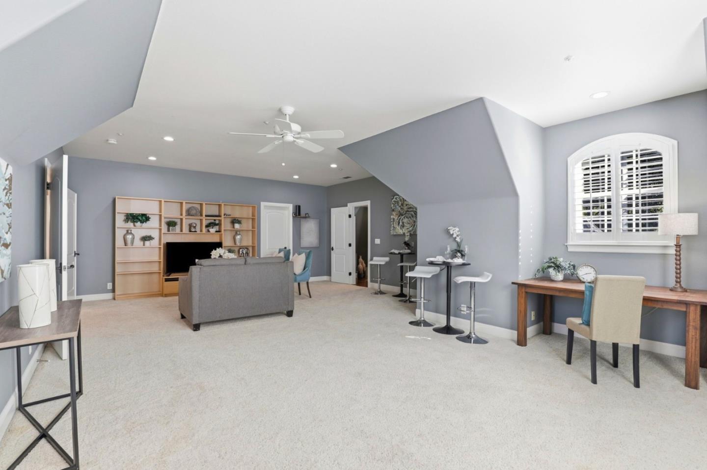 Detail Gallery Image 20 of 109 For 1880 Hollyhock Ln, Gilroy,  CA 95020 - 4 Beds | 3/1 Baths