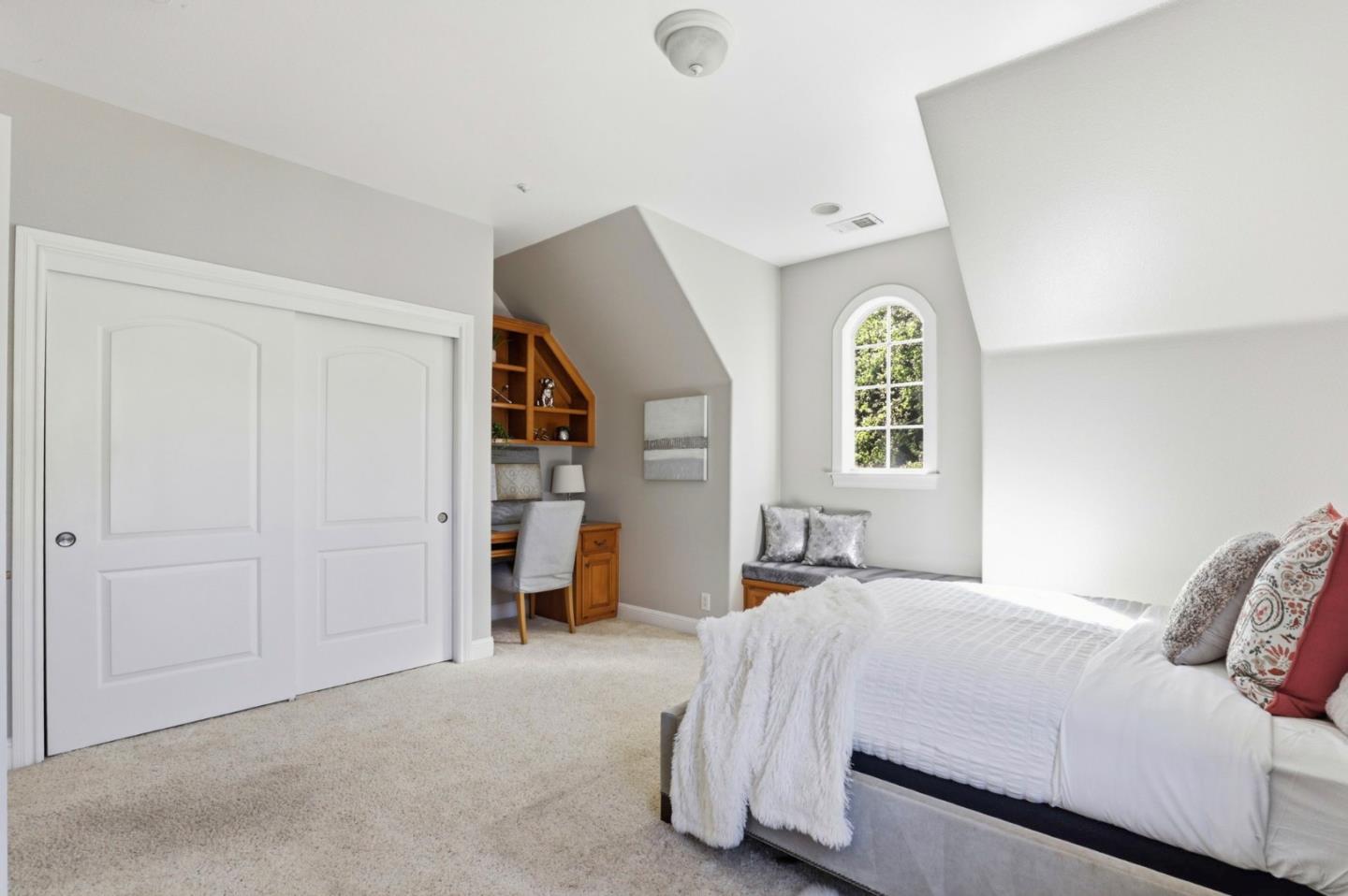 Detail Gallery Image 31 of 109 For 1880 Hollyhock Ln, Gilroy,  CA 95020 - 4 Beds | 3/1 Baths